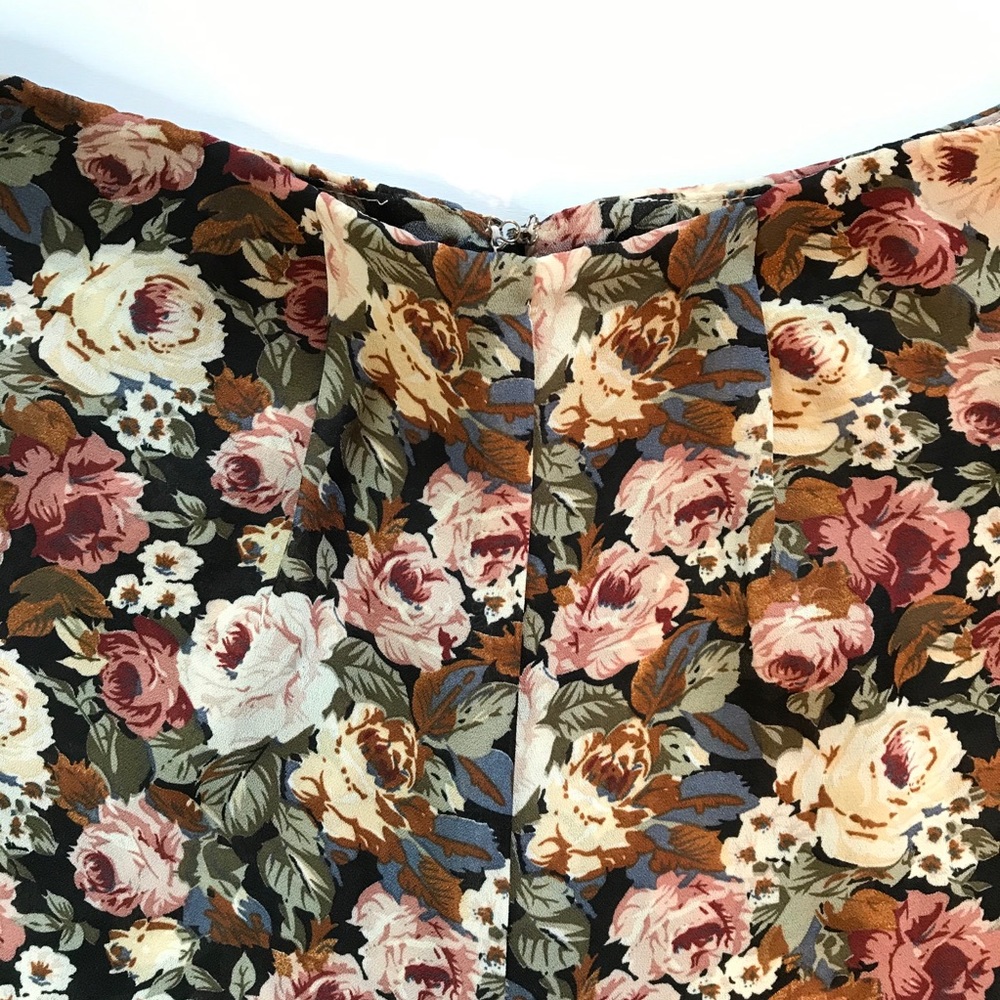Show Me Your MuMu | Floral Sawyer Short | Floral - Picture 2 of 7